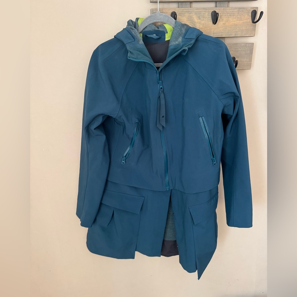 Lululemon Rain or Shine Interchangeable Hooded Jacket size 12